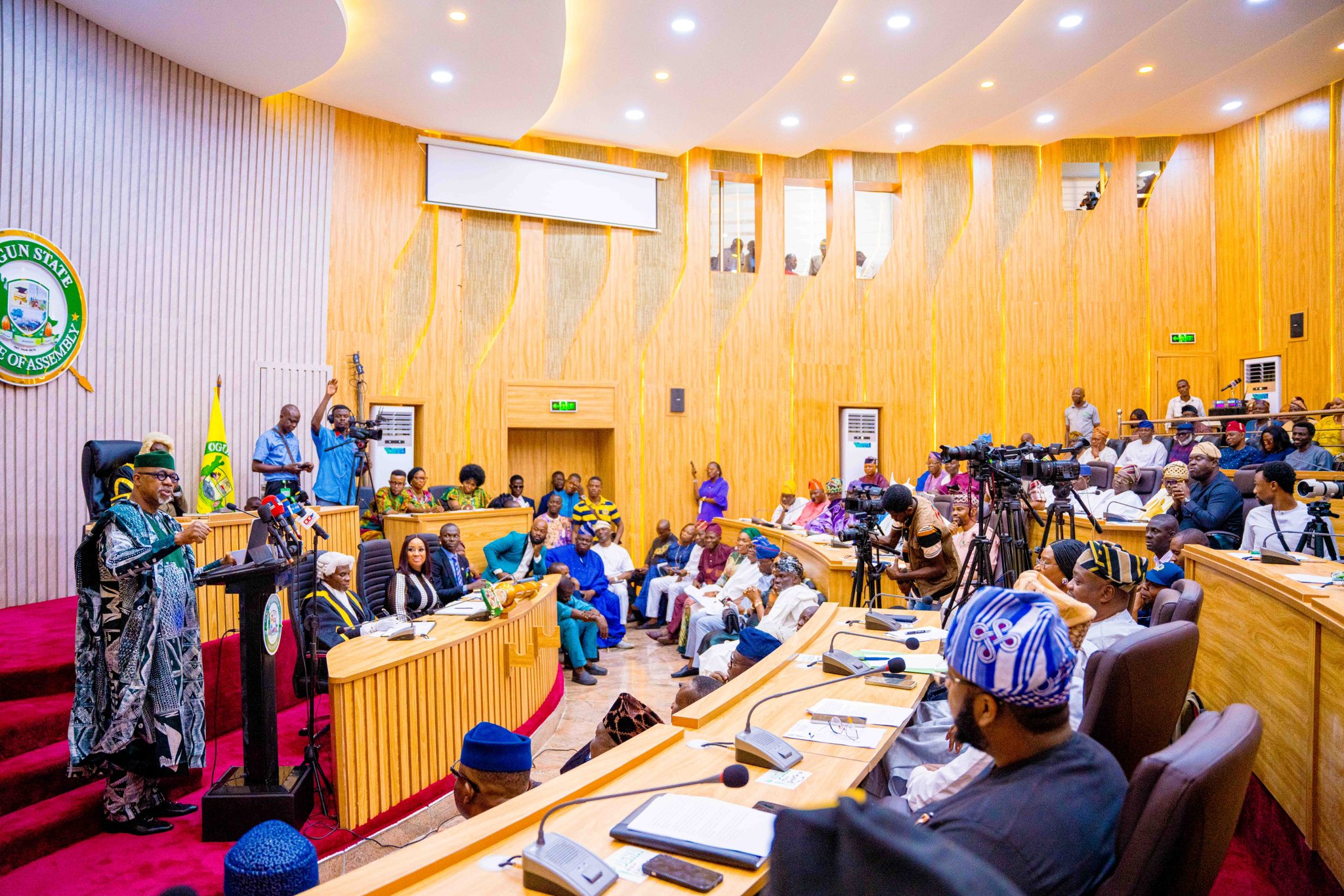 Ogun Assembly passes N1.054 trillion appropriation bill, increases expenditures of MDAs 