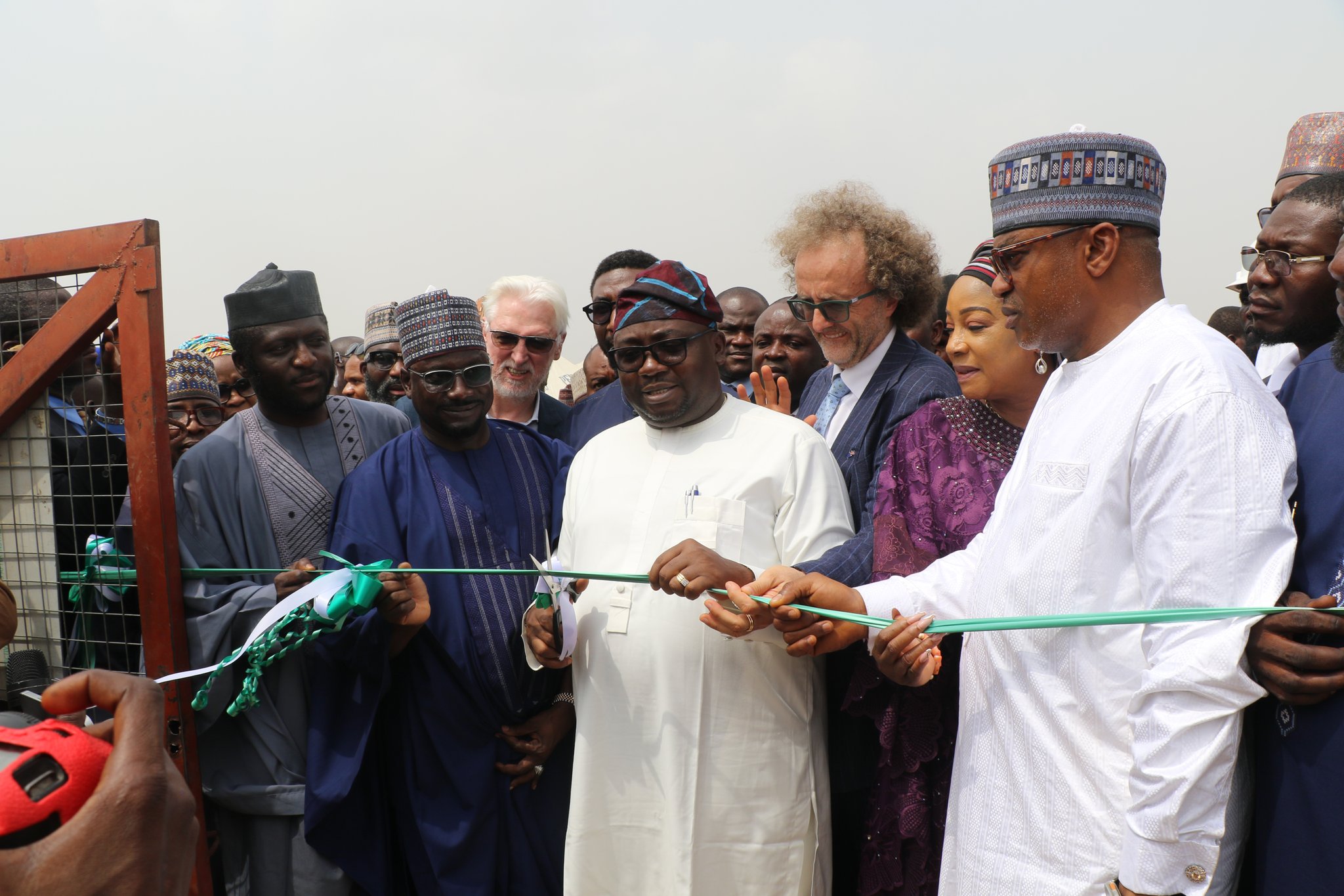 FG commissions 990kWp interconnected mini-grid in Niger state to expand energy access 