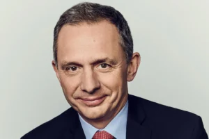 PayPal names Enrique Lores as new CEO amid revenue decline